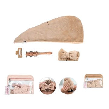 SET DE BELLEZA Y SPA SET CONTIENE 5 PIEZAS:*NECESER (27X31X8 CM), TOALLA PARA EL PELO CON BOTÓN, BROCHE, PEINE Y VINCHA FACIAL. 29433 TAR02