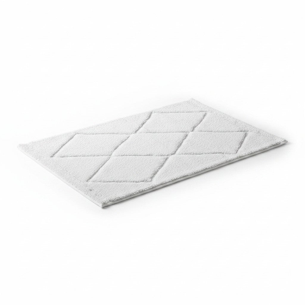 Alfombra de baño WISHFUL color blanco con diseño geométrico de rombos en relieve, tamaño 57x90 cm
