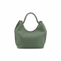 Bolso WISHFUL de cuero graneado verde con asa superior trenzada y diseño hobo elegante