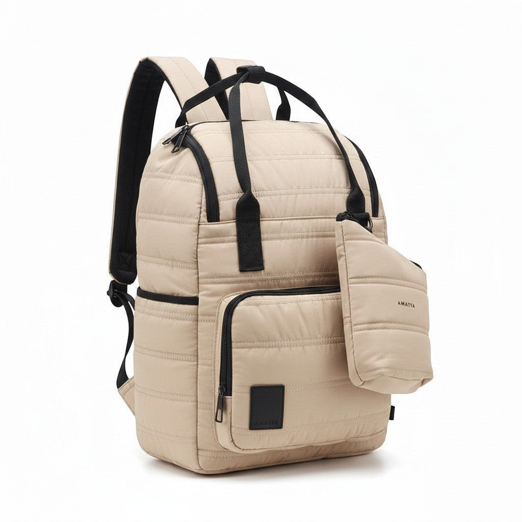 Mochila matera WISHFUL color beige con diseño acolchado, compartimento para notebook, portatermo y neceser incluido.
