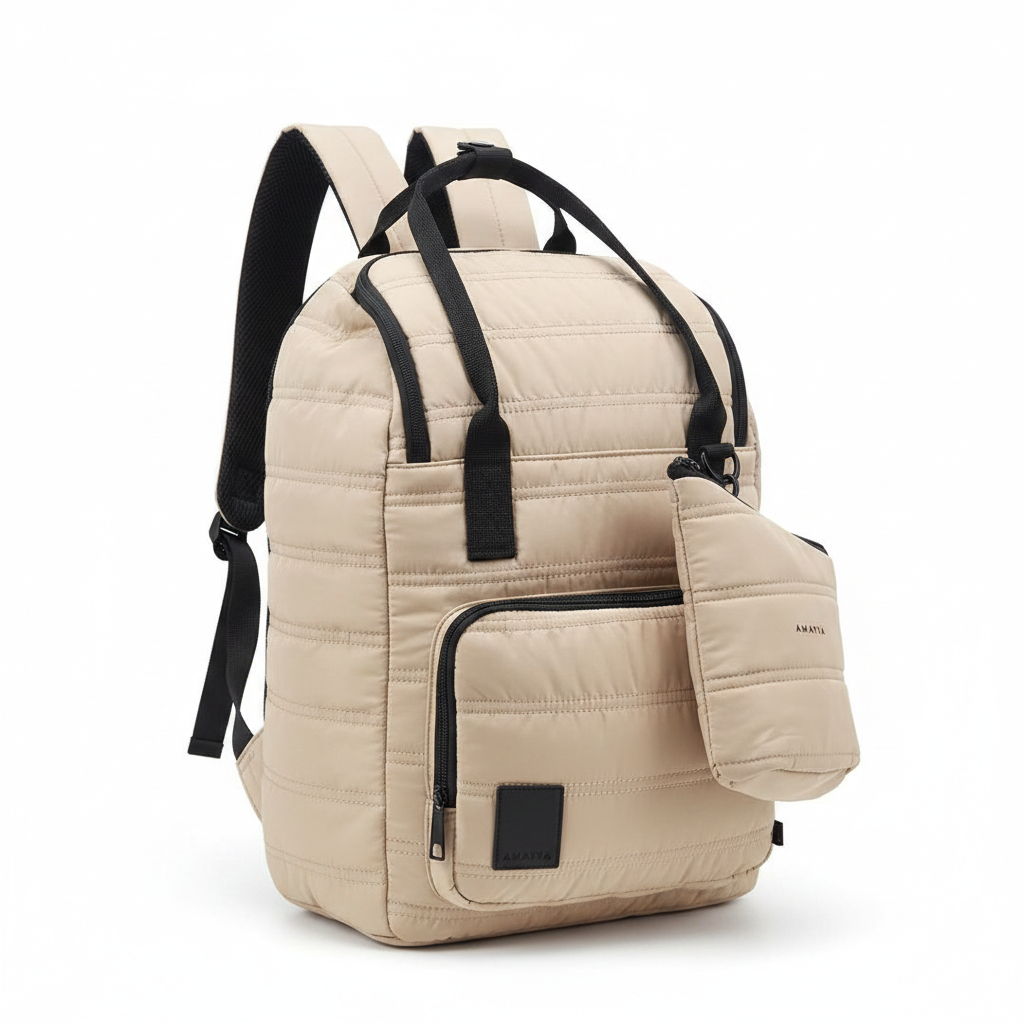 Mochila matera WISHFUL Amayra color beige con compartimentos para termo, yerbera y notebook, diseño acolchado.