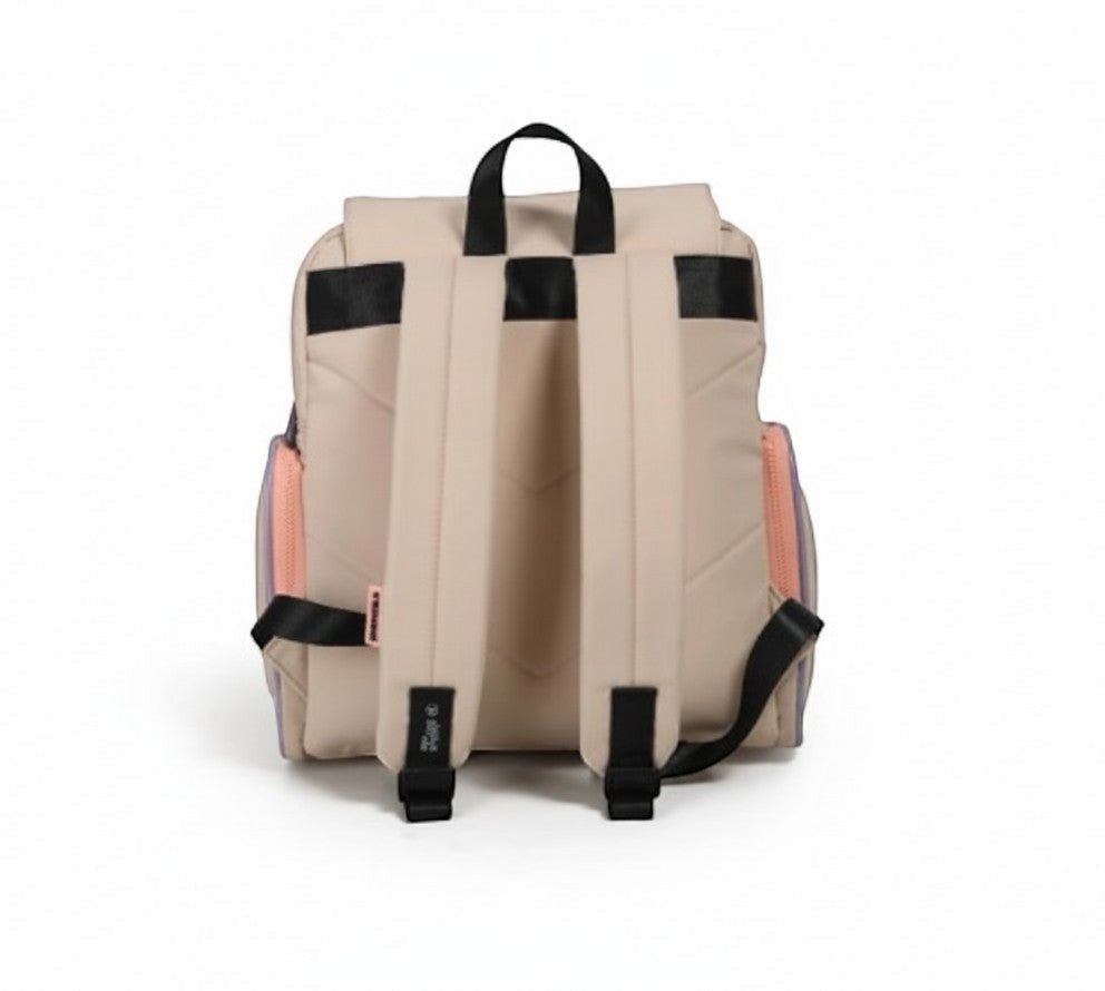 Mochila WISHFUL de nylon color beige con correas ajustables, solapa frontal y detalles en tonos pastel