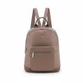 Mochila WISHFUL color visón con textura granulada, bolsillo frontal con cierre y correas ajustables