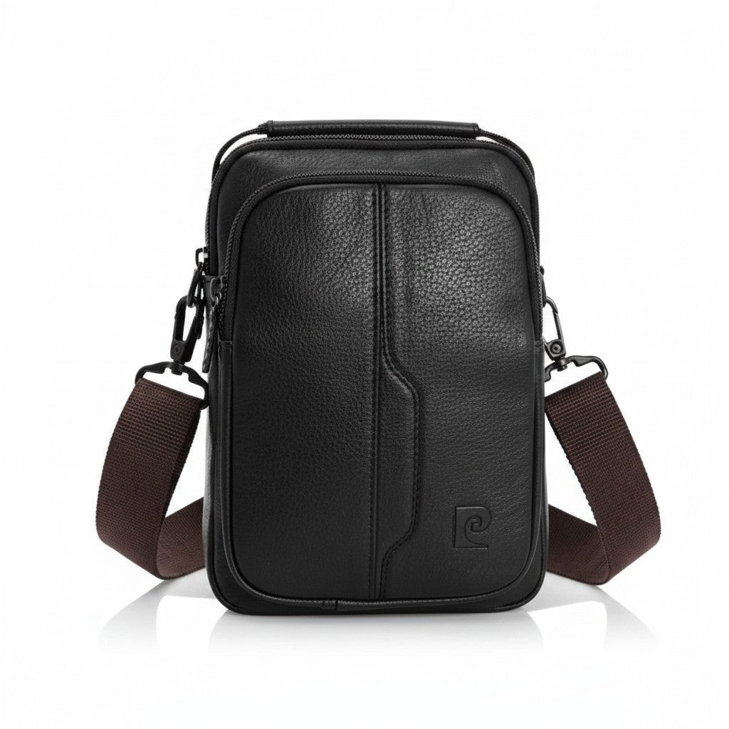 Morral negro de cuero sintético WISHFUL con dos compartimentos principales, bolsillo trasero y correa ajustable.